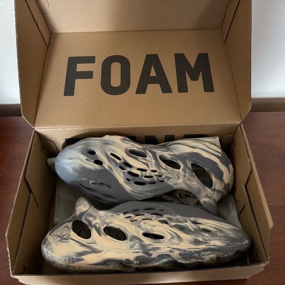 Yeezy Moon Gray Foam Runners